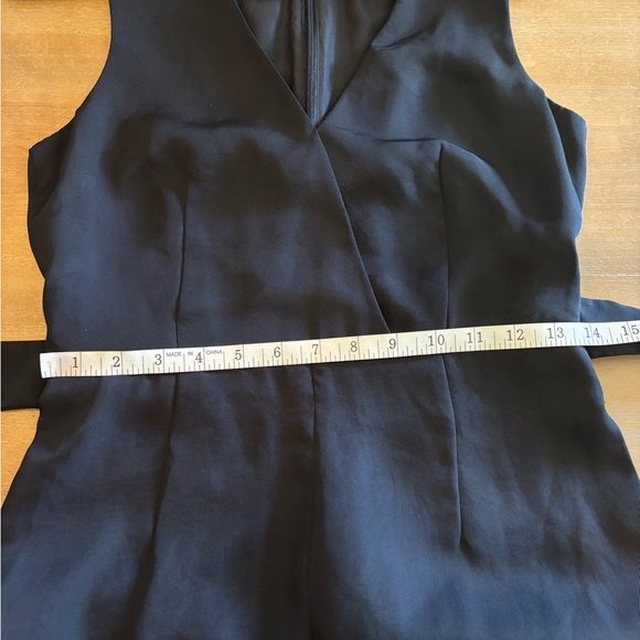 H&M Women’s Sleeveless Surplice Tie Waist Wide Leg Jumpsuit, Sz 4 - Picture 7 of 8